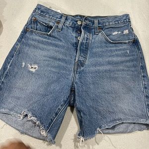 501® Levi Mid Thigh Shorts
